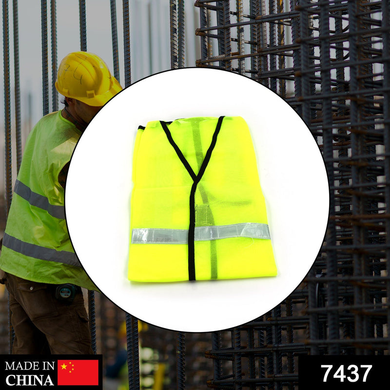 7437 Green Safety Jacket For Having protection against accidents usually in construction area's. Deodap