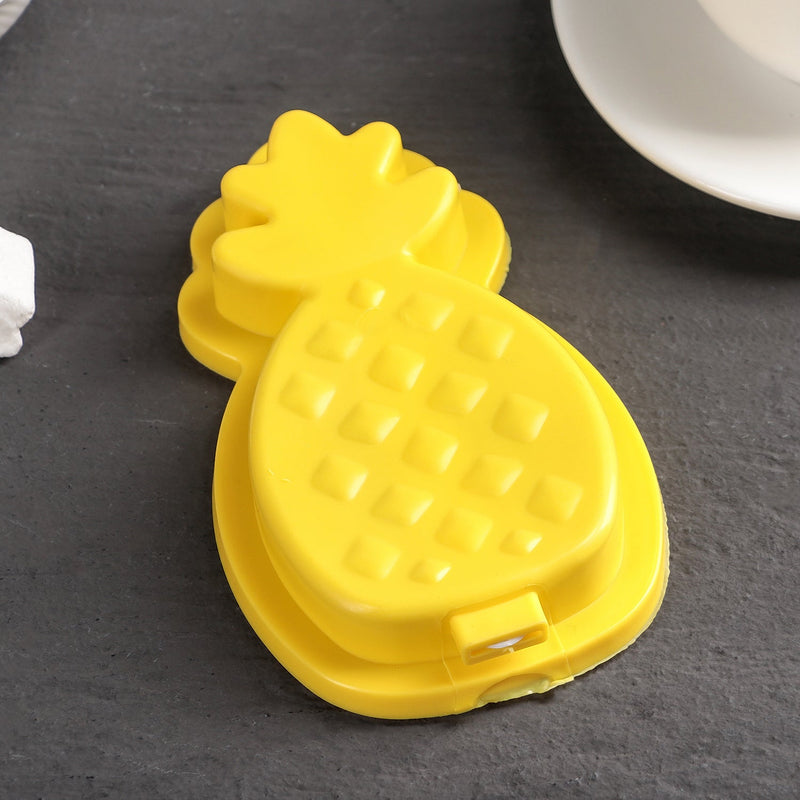 7171 Durable Pineapple Shape Ice Candy Cream Mould Silicone Popsicle Mold Ice Pop DIY Kitchen Tool Ice Molds DeoDap